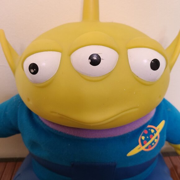 Vintage Toy Story 2 1995 Alien Toy Talks/ Lights Up - Picture 8 of 15